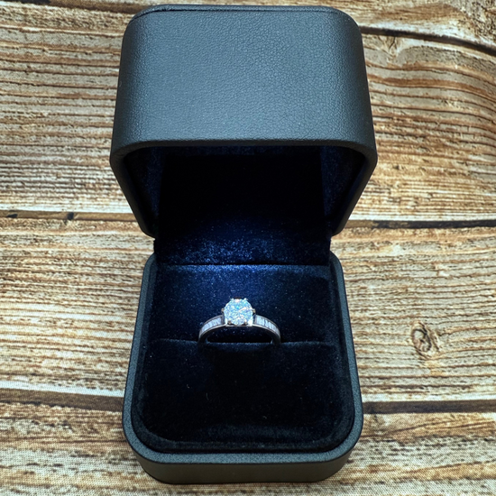 Lux Leather Illuminated Ring Box
