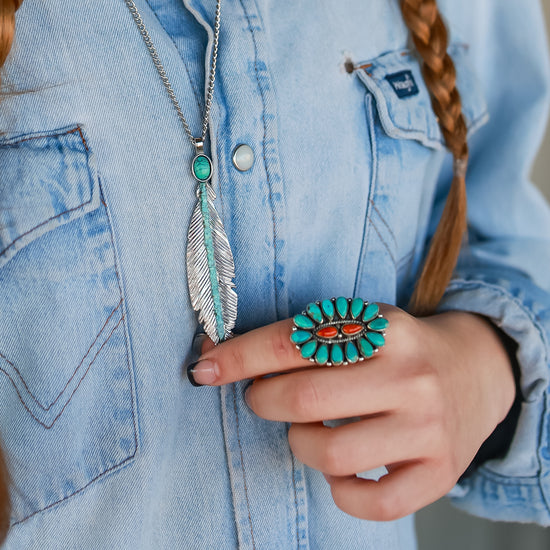 The Feather Pendant Necklace