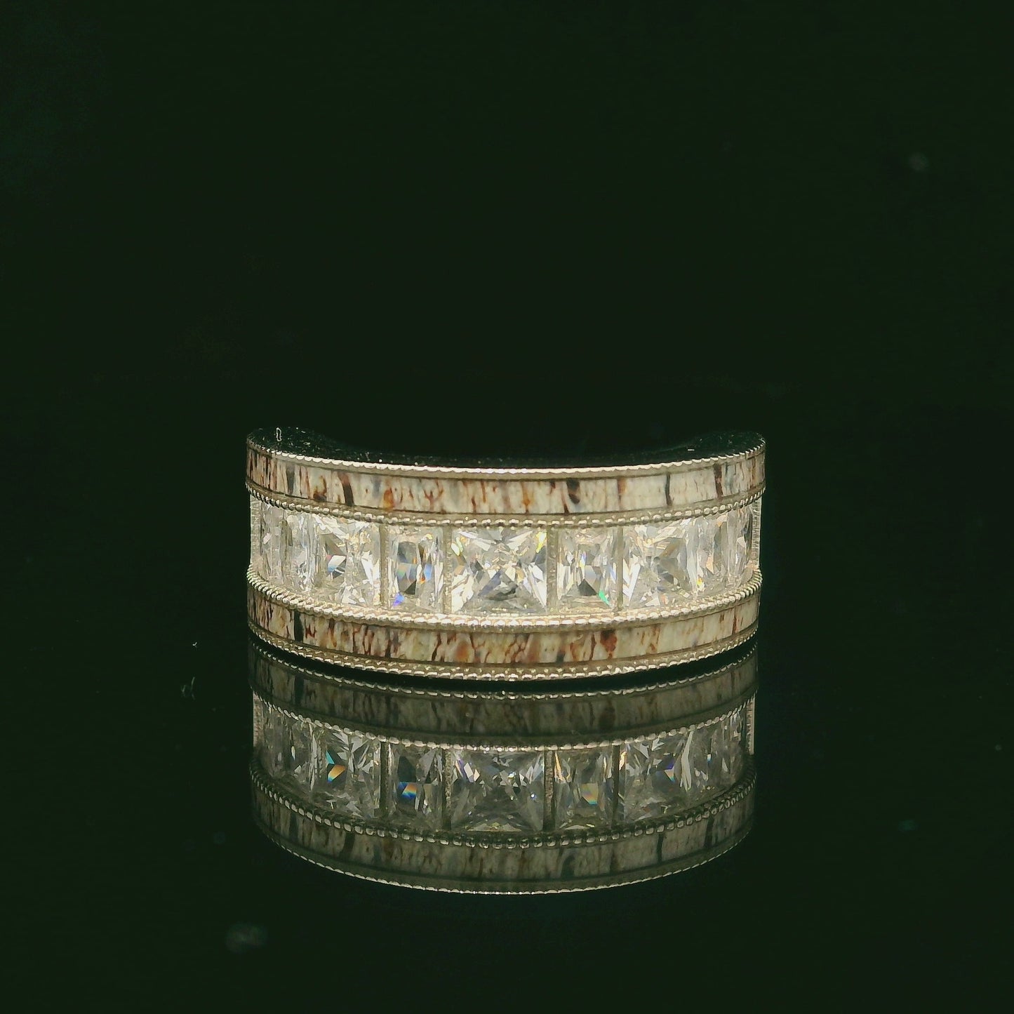 Load and play video in Gallery viewer, The Delia
