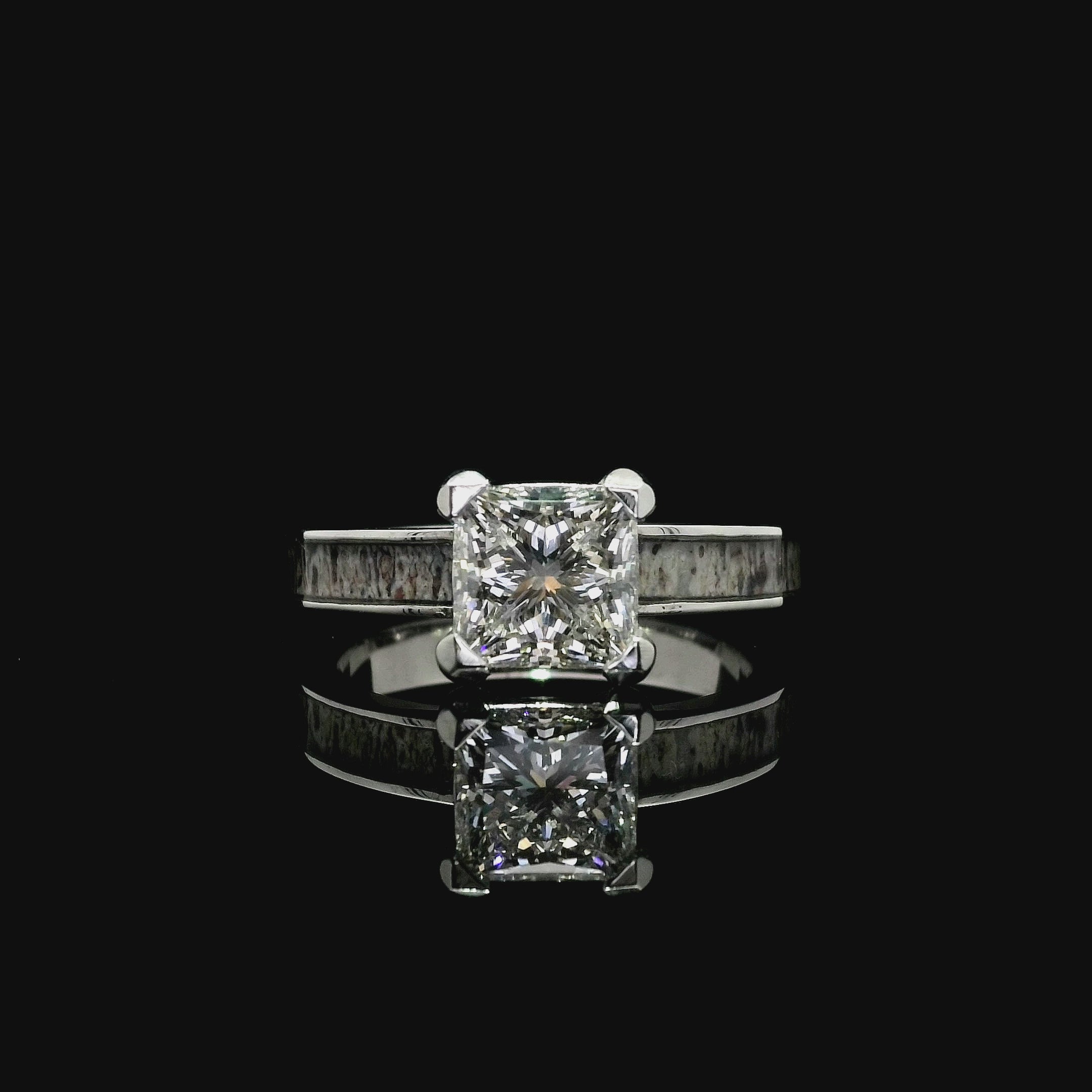 Load and play video in Gallery viewer, Diamond Grand Kenai
