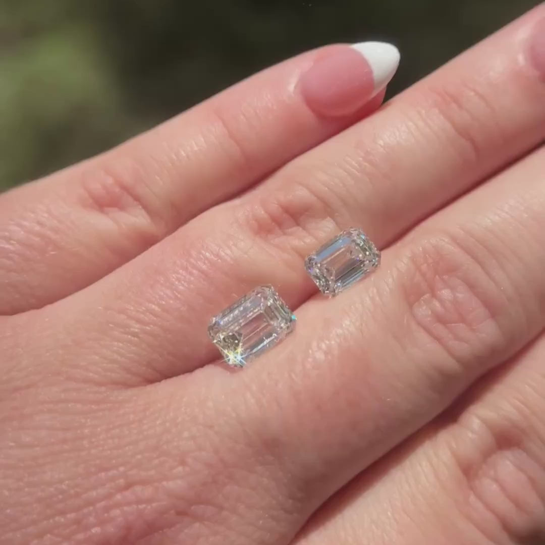 Load and play video in Gallery viewer, 2 ct. Emerald Cut Lab Grown Diamond
