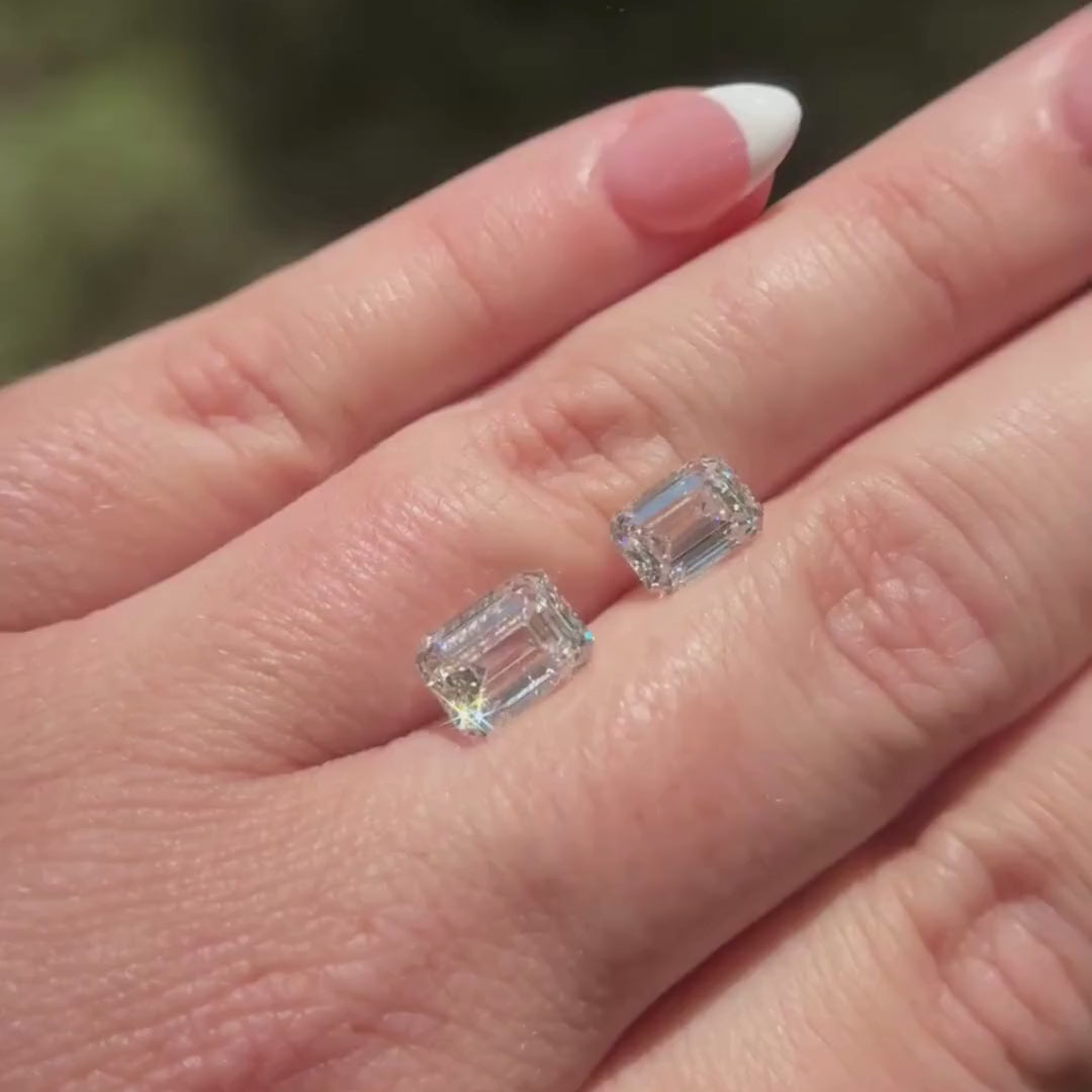Load and play video in Gallery viewer, 2 ct. Emerald Cut Lab Grown Diamond
